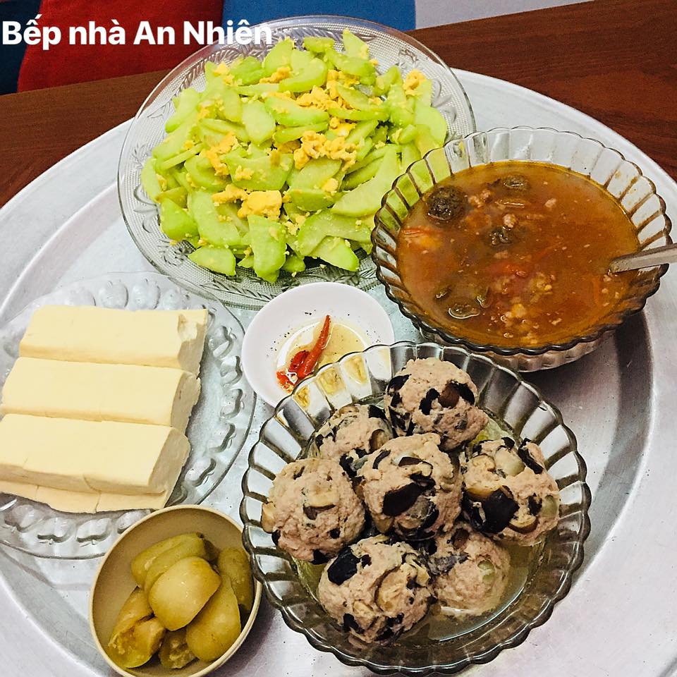 Gần 10 năm làm vợ, 8x suốt ngày được chồng đi chợ nấu cơm, chăm sóc như amp;#34;bà hoàngamp;#34; - 16