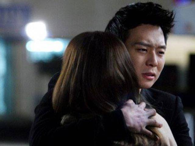 Tôi đã ôm vợ khóc khi biết lý do cô ấy lén dùng thuốc tránh thai suốt 2 năm