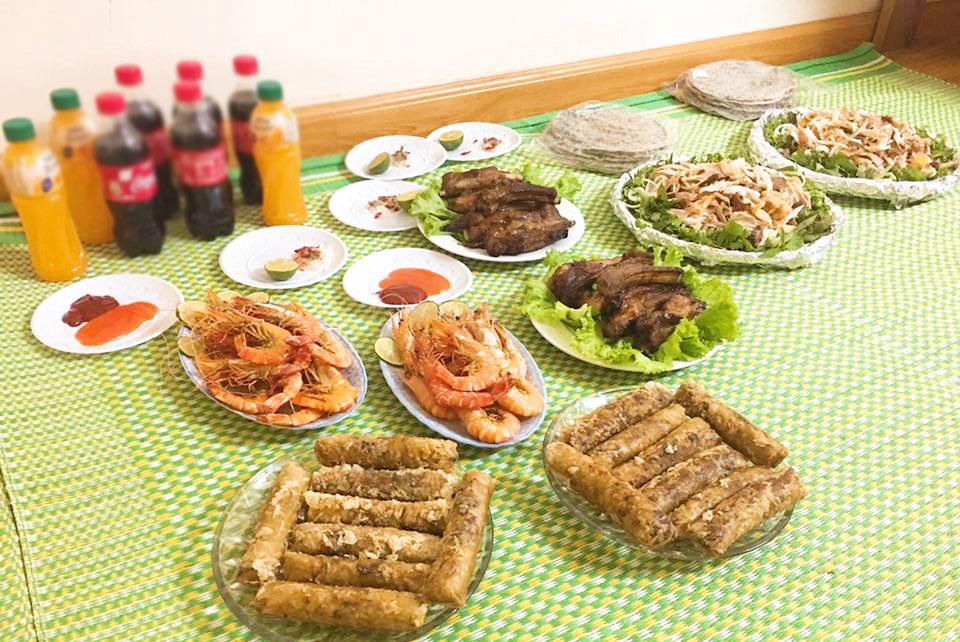 Làm mâm cỗ đãi cô chồng đầy ắp món trong 4 tiếng, dâu đảm được cả nhà khen amp;#34;tới tấpamp;#34; - 3