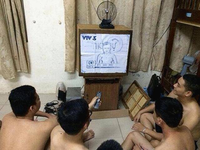 Cười lăn cười bò với 15 thứ đồ chất hơn nước cất do hội sinh viên lầy lội phát minh