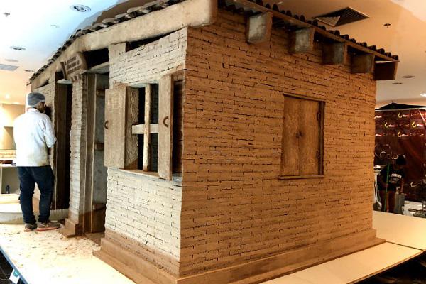 Nhìn xa tưởng nhà gạch cũ nát, ai ngờ ngôi nhà được xây từ vật liệu amp;#34;ai cũng thèmamp;#34; - 1