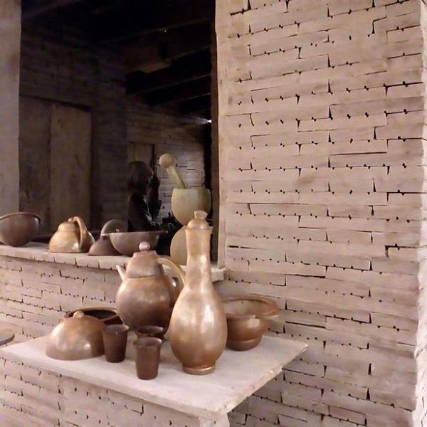 Nhìn xa tưởng nhà gạch cũ nát, ai ngờ ngôi nhà được xây từ vật liệu amp;#34;ai cũng thèmamp;#34; - 3