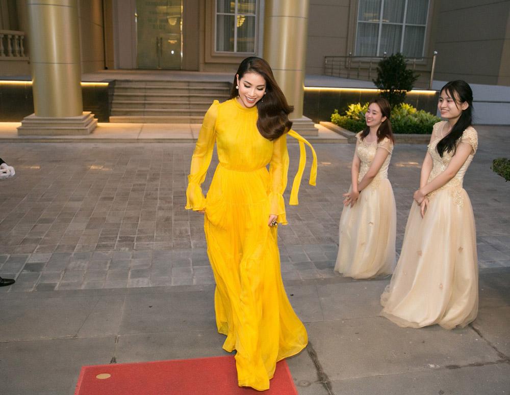 Phạm Hương là nàng Hoa hậu thay đổi phong cách chóng mặt nhất Vbiz - 5