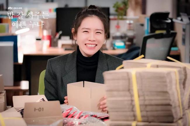 Tình cảm mùi mẫn, cảnh amp;#34;nóngamp;#34; ngọt ngào, ai có thể cưỡng lại Chị Đẹp Mua Cơm Ngon Cho Tôi? - 11