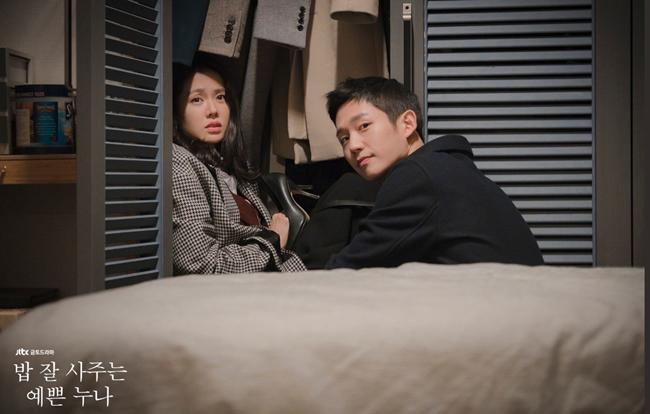 Tình cảm mùi mẫn, cảnh amp;#34;nóngamp;#34; ngọt ngào, ai có thể cưỡng lại Chị Đẹp Mua Cơm Ngon Cho Tôi? - 12