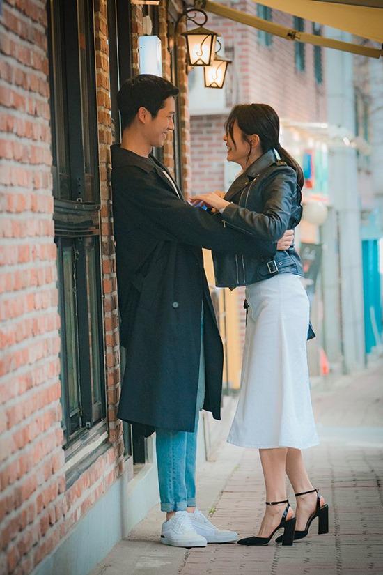 Tình cảm mùi mẫn, cảnh amp;#34;nóngamp;#34; ngọt ngào, ai có thể cưỡng lại Chị Đẹp Mua Cơm Ngon Cho Tôi? - 8