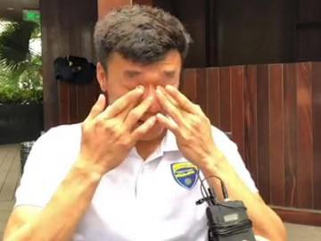 Chỉ 2 ngày sau màn catwalk, Bùi Tiến Dũng đã phải bật khóc ngay trong phỏng vấn