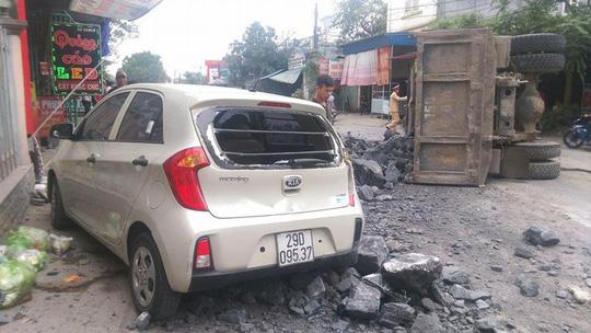 Chủ xe Toyota 7 chỗ bãi nại, tài xế bẻ lái cứu 2 nữ sinh thoát xử lý hình sự - 2