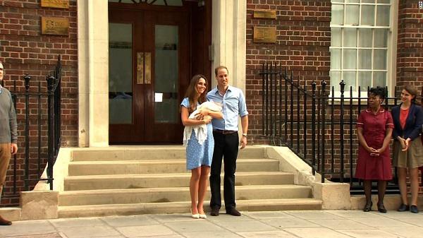 Sự thật ít ai biết về ngoại hình rạng rỡ của công nương Kate sau khi sinh con thứ 3 - 4