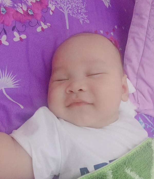 Ông bố Quảng Ninh dỗ con bằng chiêu amp;#34;độcamp;#34; khiến mẹ bỉm sữa nào cũng phải khen amp;#34;khéo thếamp;#34; - 2