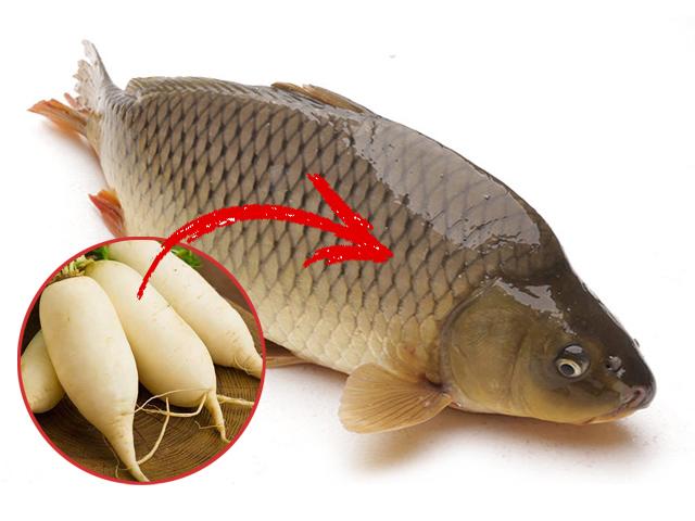 Đánh vảy cá bằng củ cải tưởng trò đùa ai ngờ vảy sạch trơn không còn một cái