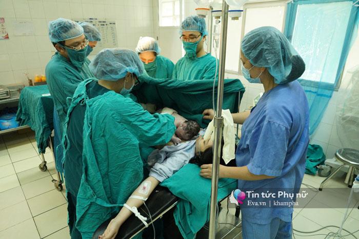 Những chuyện amp;#34;dở khóc dở cườiamp;#34; của bác sĩ BV Phụ sản sau cánh cửa phòng đẻ mổ - 4