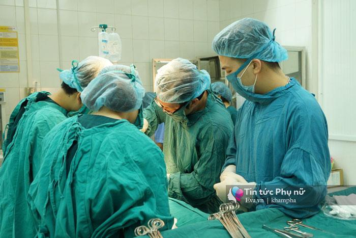 Những chuyện amp;#34;dở khóc dở cườiamp;#34; của bác sĩ BV Phụ sản sau cánh cửa phòng đẻ mổ - 2