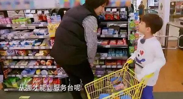 Không giữ con“kè kè” vì sợ bắt cóc, cách dạy của ngọc nữ điện ảnh được chuyên gia khen - 3