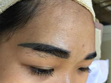 Nếu không tin tưởng việc xóa xăm lông mày ở ngoài hãy áp dụng tại nhà với cách dưới đây