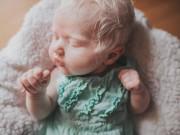 Nuôi con - Câu chuyện cảm động về bé sơ sinh có mái tóc bạc trắng nhưng xinh như nàng công chúa