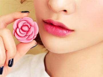 Có ngay 2 cách làm hồng môi tự nhiên không cần son chưa đến 10 ngàn đồng