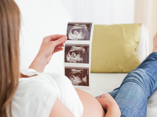 Một số mốc quan trọng trong sự phát triển của thai nhi là gì?
