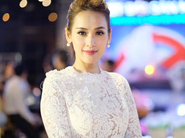 Tú Vi kể lại khoảng thời gian khủng hoảng sau sinh
