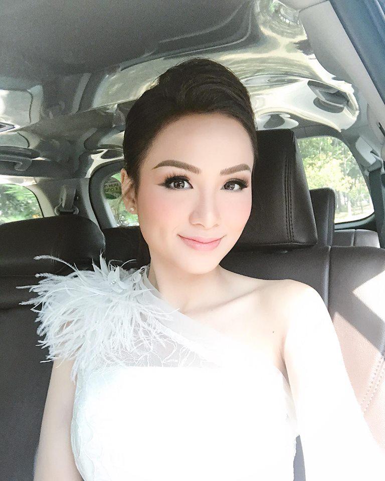 Phạm Hương làm show thời trang, Mai Phương Thuý tiếp tục gây choáng vì hàng hiệu - 9