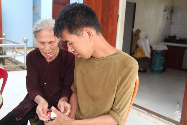 Gặp lại mẹ già từng muốn con ăn bữa no rồi uống thuốc độc cùng chết: Ngổn ngang nỗi lo - 3