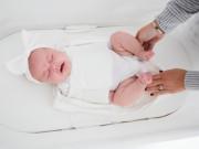 Nuôi con - Nôi rung tự động giúp trẻ ngủ say sau vài giây nhưng lại khiến nhiều mẹ bỉm sữa lo lắng