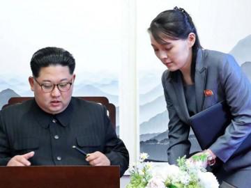 Người phụ nữ bí ẩn bên cạnh Kim Jong-un là ai?