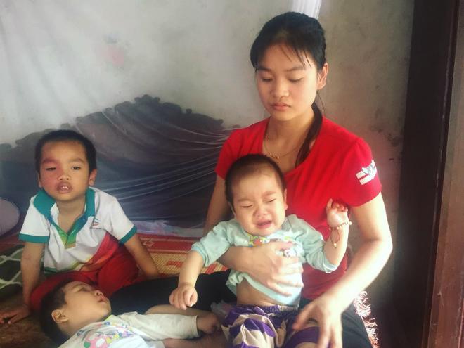 Chồng mất vì tai nạn, người vợ trẻ “gồng gánh” chăm con song sinh 1 bại não, 1 mù lòa - 1