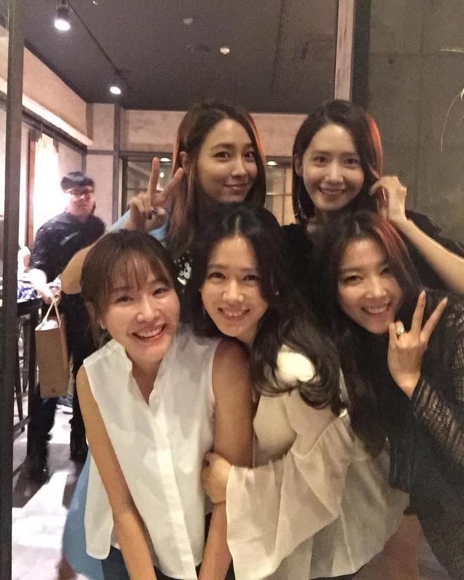 amp;#34;Tình đầu quốc dânamp;#34; Son Ye Jin đã đẹp nhưng hội bạn thân của cô cũng toàn amp;#34;cực phẩmamp;#34; - 7