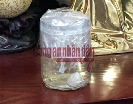 Diễn biến mới nhất vụ giám đốc ngân hàng ép tình địch chặt đứt ngón tay - 2
