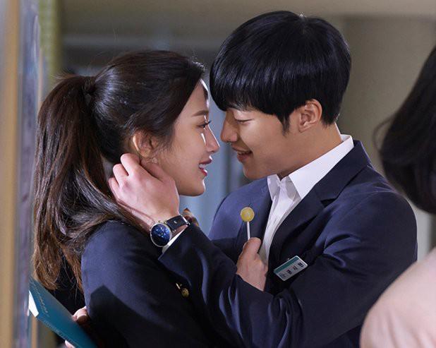 Ngôi sao 24/7: Sau 17 năm gia nhập showbiz, amp;#34;ma cà rồngamp;#34; Jang Nara bất ngờ mặc váy cưới - 9