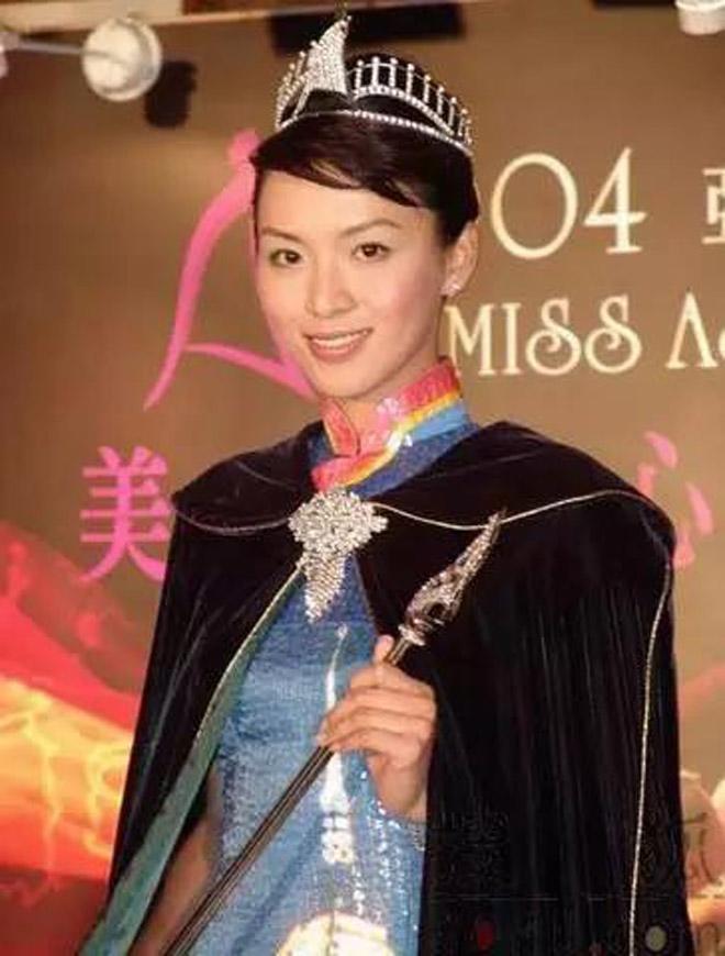 Cuộc sống vợ chồng amp;#34;có tiếng mà không có miếngamp;#34; chỉ vì sở hữu tướng vượng phu của sao TVB - 2