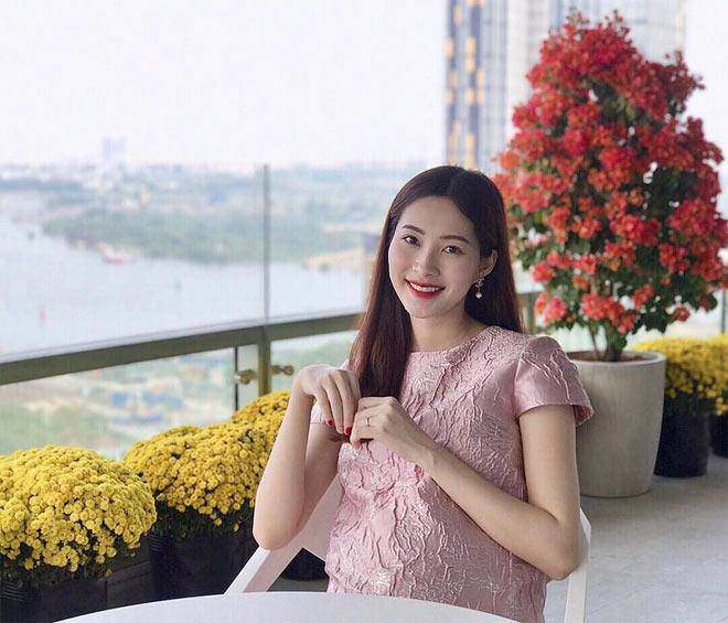 Hoa hậu Đặng Thu Thảo lần đầu xuất hiện sau 1 tháng sinh em bé - 2