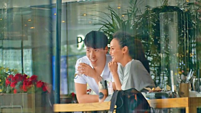 Ngôi sao 24/7: 5 năm nai lưng trả nợ thay chồng, Lưu Đào đích thị là amp;#34;người vợ tào khangamp;#34; - 4