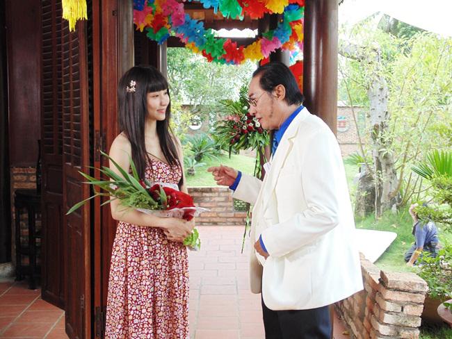 Sau Kim Tuyến, đến lượt Dương Mỹ Linh - Ngân Khánh làm amp;#34;đệ nhất mỹ nhân Sài Thànhamp;#34; - 3