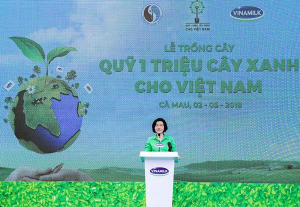 Vinamilk trồng gần 100 ngàn cây xanh và trao tặng 66.000 ly sữa tại tỉnh Cà Mau - 2