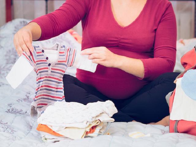 15 món đồ mẹ hiện đại nhất định phải mang theo khi đi đẻ