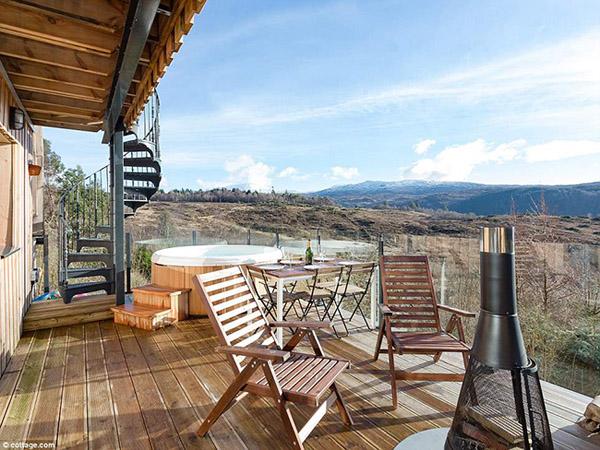 duoc xay bang 500 bo rom, ngoi nha gay choang ngop boi thiet ke doc dao - 12