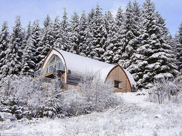 duoc xay bang 500 bo rom, ngoi nha gay choang ngop boi thiet ke doc dao - 2