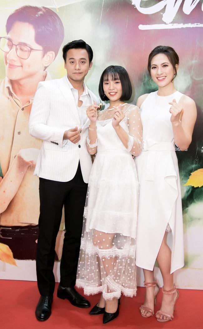 Hương Tràm diện váy xòe công chúa, tình tứ khoác tay Mai Tài Phến - 5