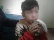 Tin tức - Bé trai ở Hà Nội bị bố và mẹ kế bạo hành đến gãy xương sườn giờ ra sao?