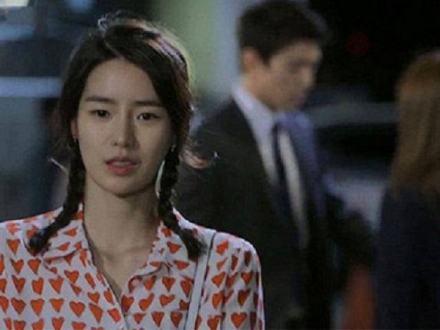 Tưởng vợ hiền lành không biết gì, ai ngờ chồng chết đứng trước đòn trả thù tình cay độc