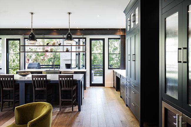 nha co bien thanh biet thu kinh giua rung dep nhu co tich - 9