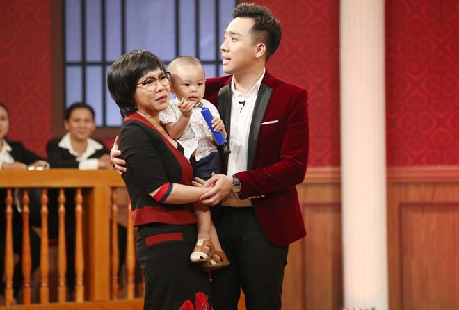 Con trai đáng yêu của amp;#34;Hoàng tử xiếcamp;#34; Quốc Nghiệp khiến Trấn Thành thích mê - 4