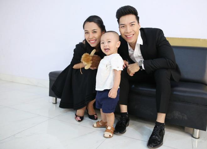 Con trai đáng yêu của amp;#34;Hoàng tử xiếcamp;#34; Quốc Nghiệp khiến Trấn Thành thích mê - 13