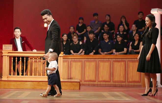 Con trai đáng yêu của amp;#34;Hoàng tử xiếcamp;#34; Quốc Nghiệp khiến Trấn Thành thích mê - 1