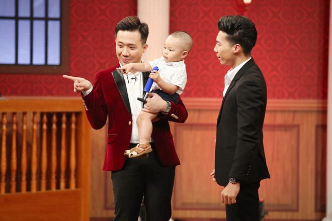 Con trai đáng yêu của amp;#34;Hoàng tử xiếcamp;#34; Quốc Nghiệp khiến Trấn Thành thích mê - 3