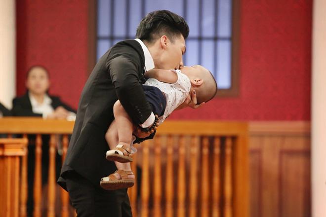 Con trai đáng yêu của amp;#34;Hoàng tử xiếcamp;#34; Quốc Nghiệp khiến Trấn Thành thích mê - 7