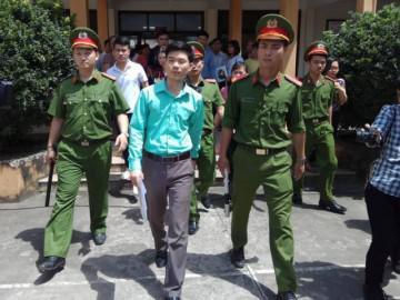 Tâm sự bất ngờ của BS Hoàng Công Lương sau khi tòa hoãn xét xử