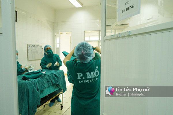 Vào phòng mổ đẻ Bệnh viện Phụ sản Trung ương xem trọn vẹn 1 ca sinh mổ - 6